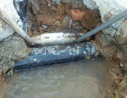 阿拉山口测漏水之水管漏水